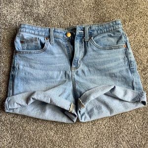 Women’s jean shorts!